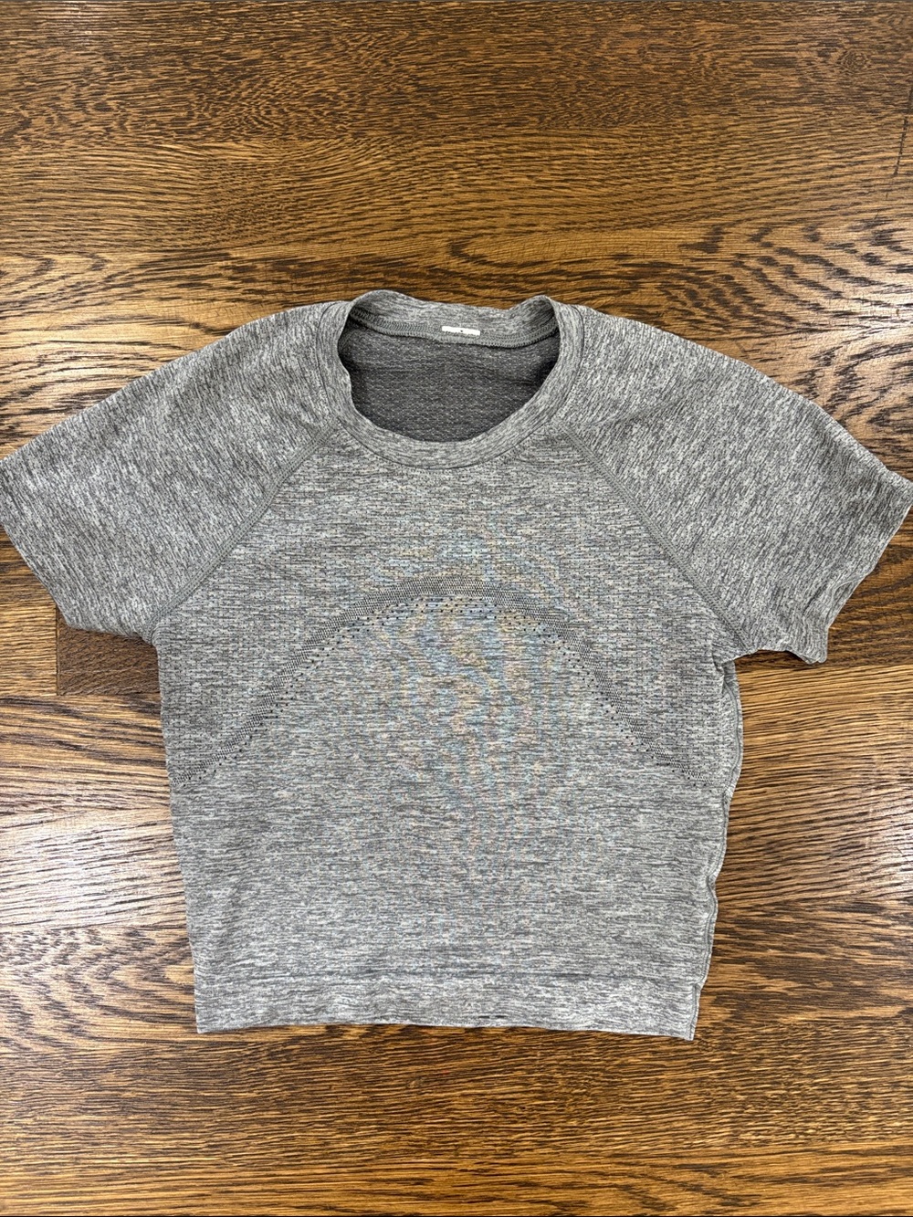 Lululemon Heather Gray Short Sleeve Crop Top. Xs